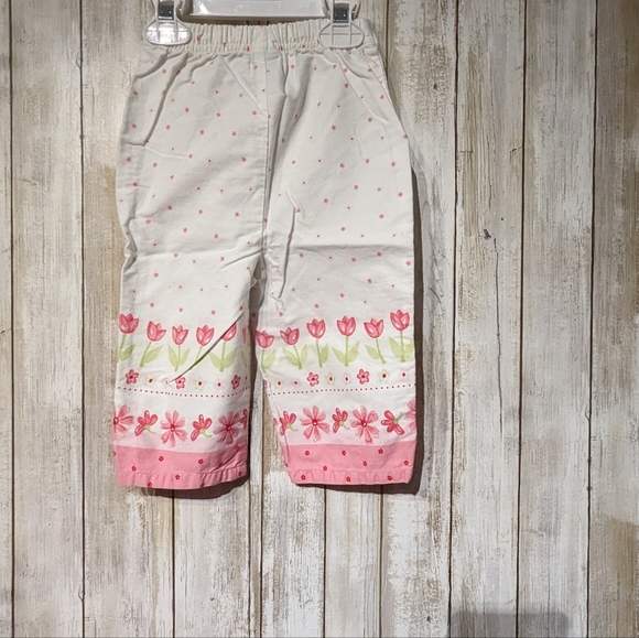 Oshkosh baby 2piece top with Capri knee length pants size 24months. - Picture 2 of 8